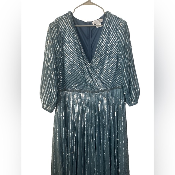 Mac Duggal NWT Sequin Wrap Over 3/4 Sleeve Slate Blue Dress 5509 size 18 - Picture 6 of 10